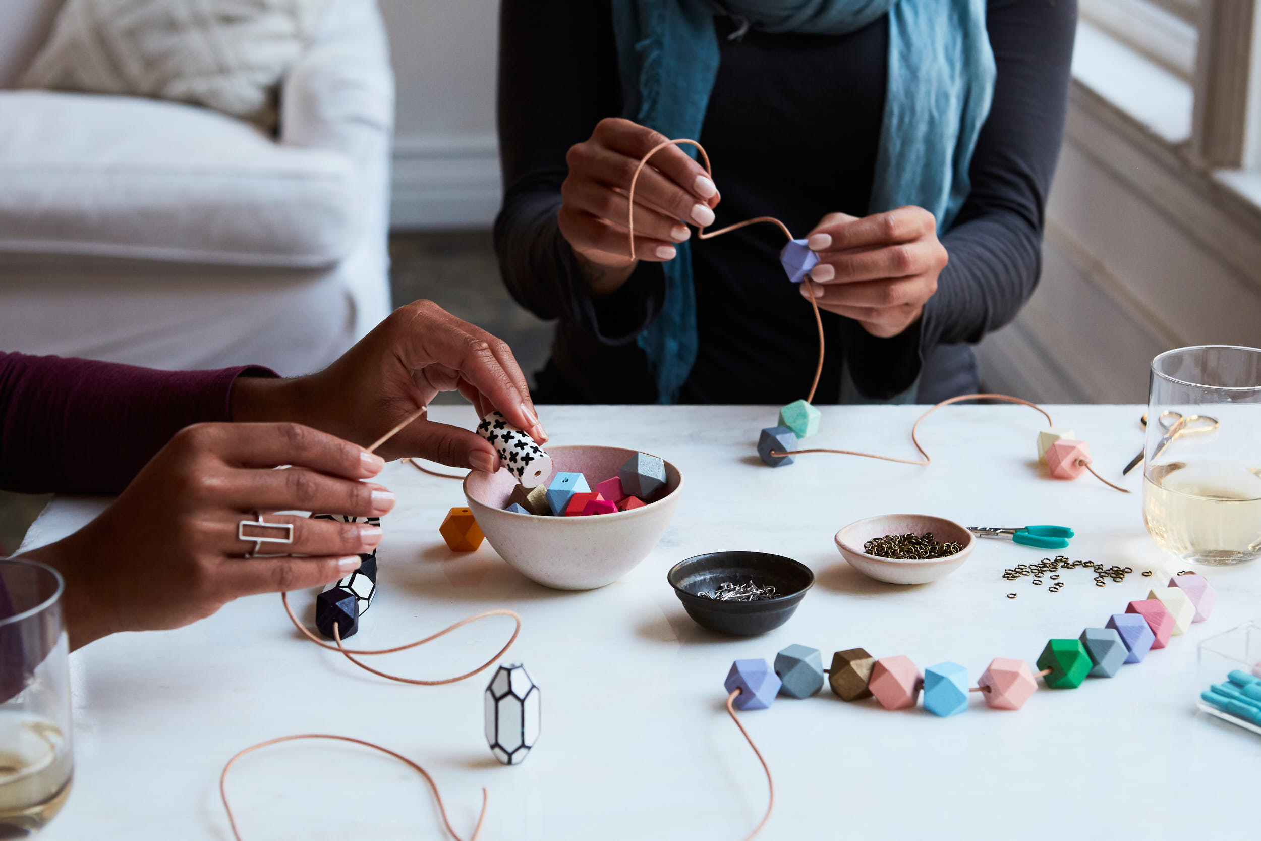 2016-12-14-etsy-project-leo-hero-homepage-jewelry-1173_web